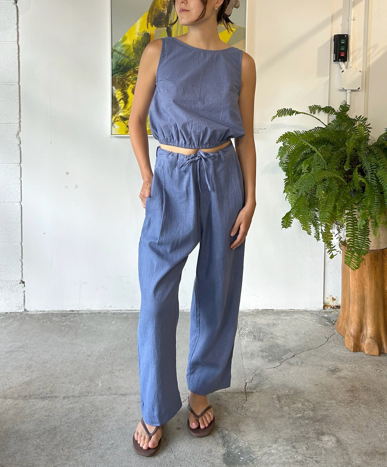Here. - Elastic Hem Crop Top