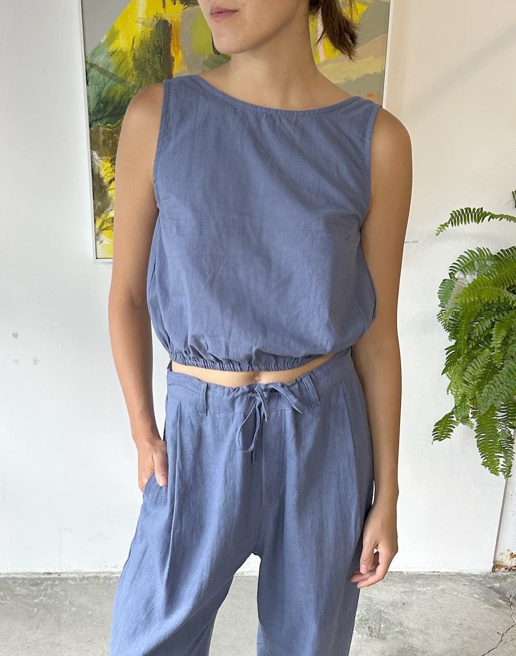 Here. - Elastic Hem Crop Top