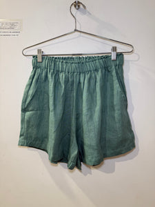 Here. - Linen Shorts