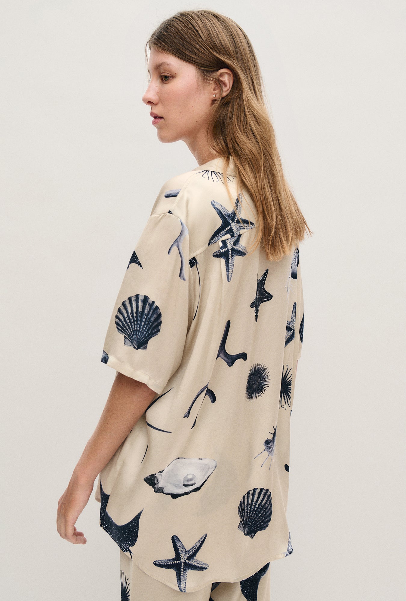 Silk Laundry - Short Sleeve Boyfriend Shirt / Seashells